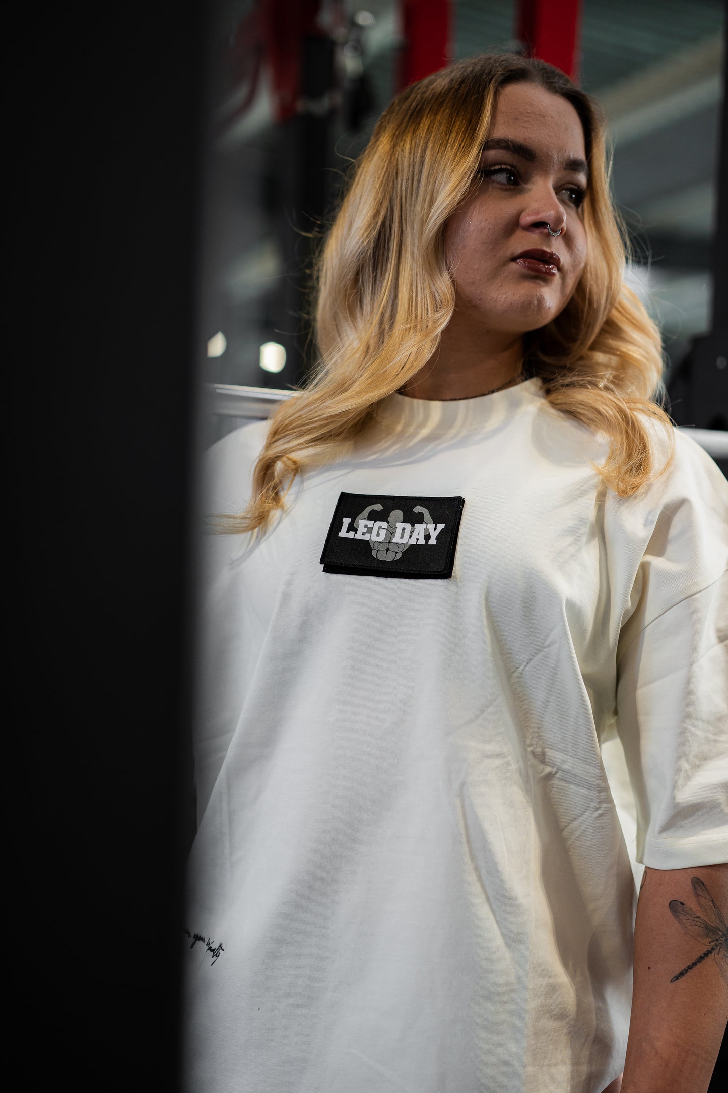 Velcro Patch Individuality oversize T-Shirt (creme) - OVRCME ATHLETICS