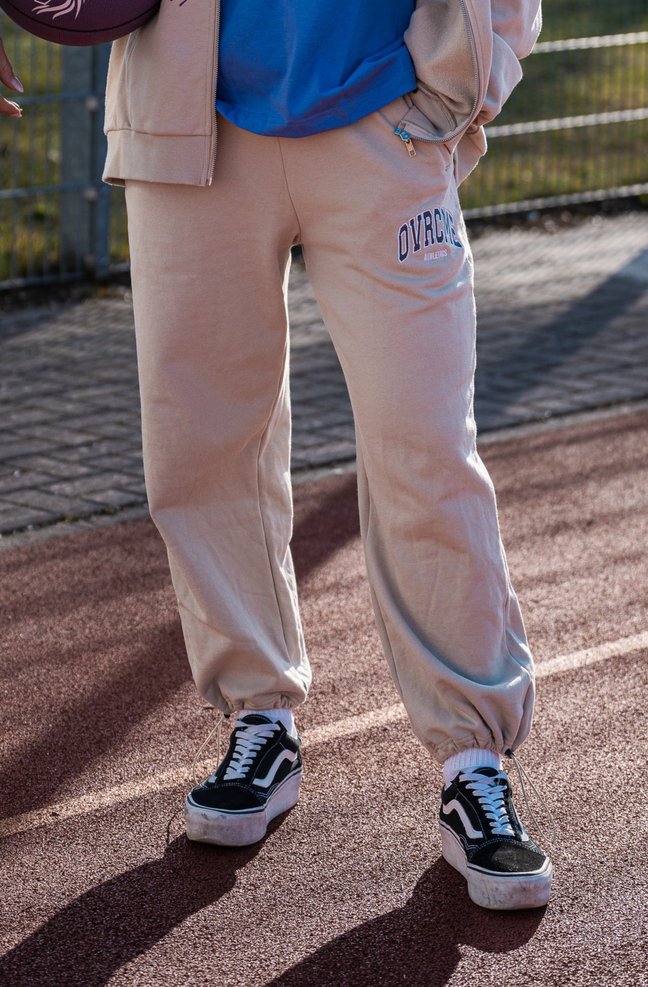STATEMENT lightweight Jogger (creme sand)