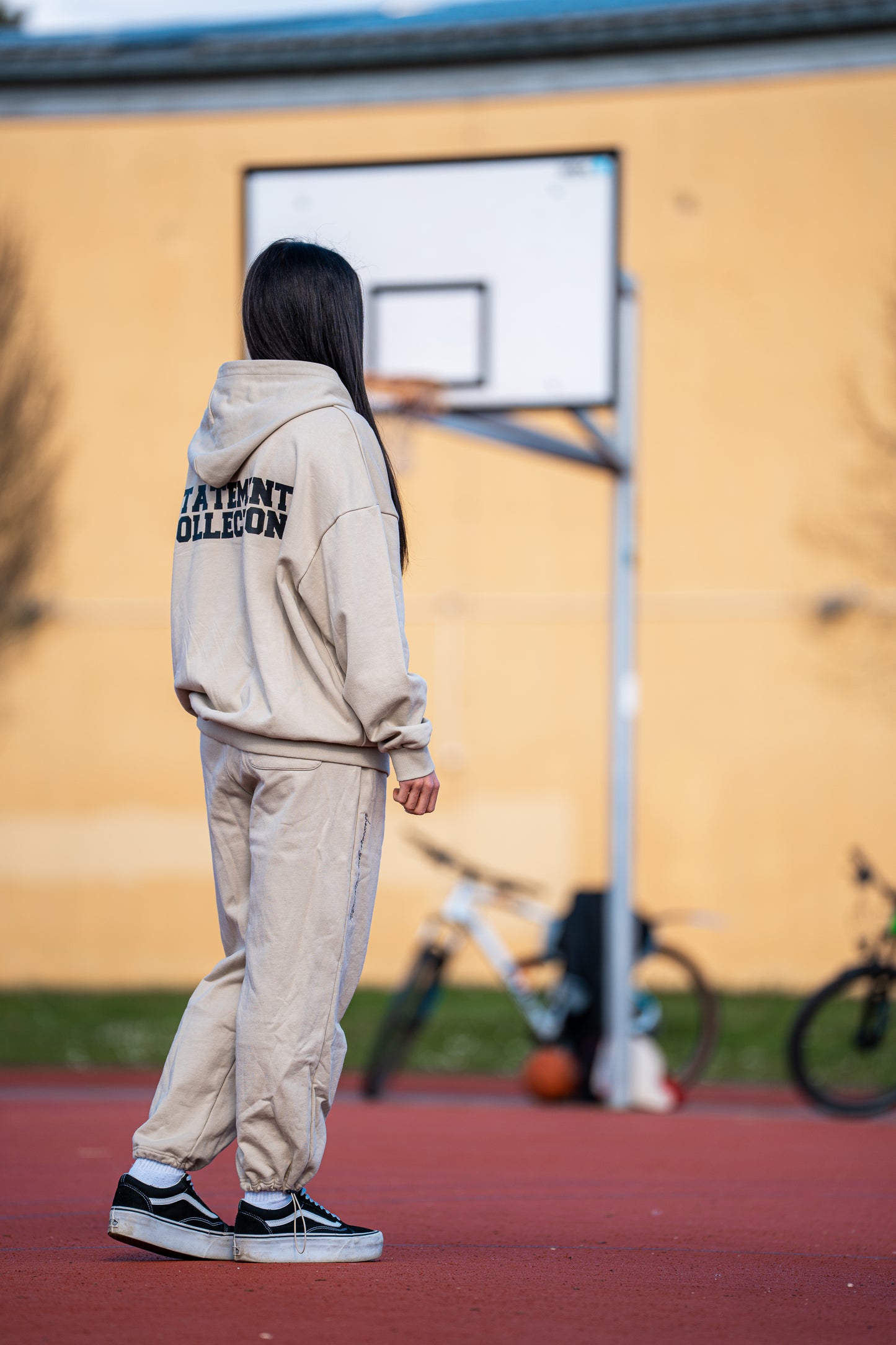 STATEMENT lightweight Jogger (creme sand)
