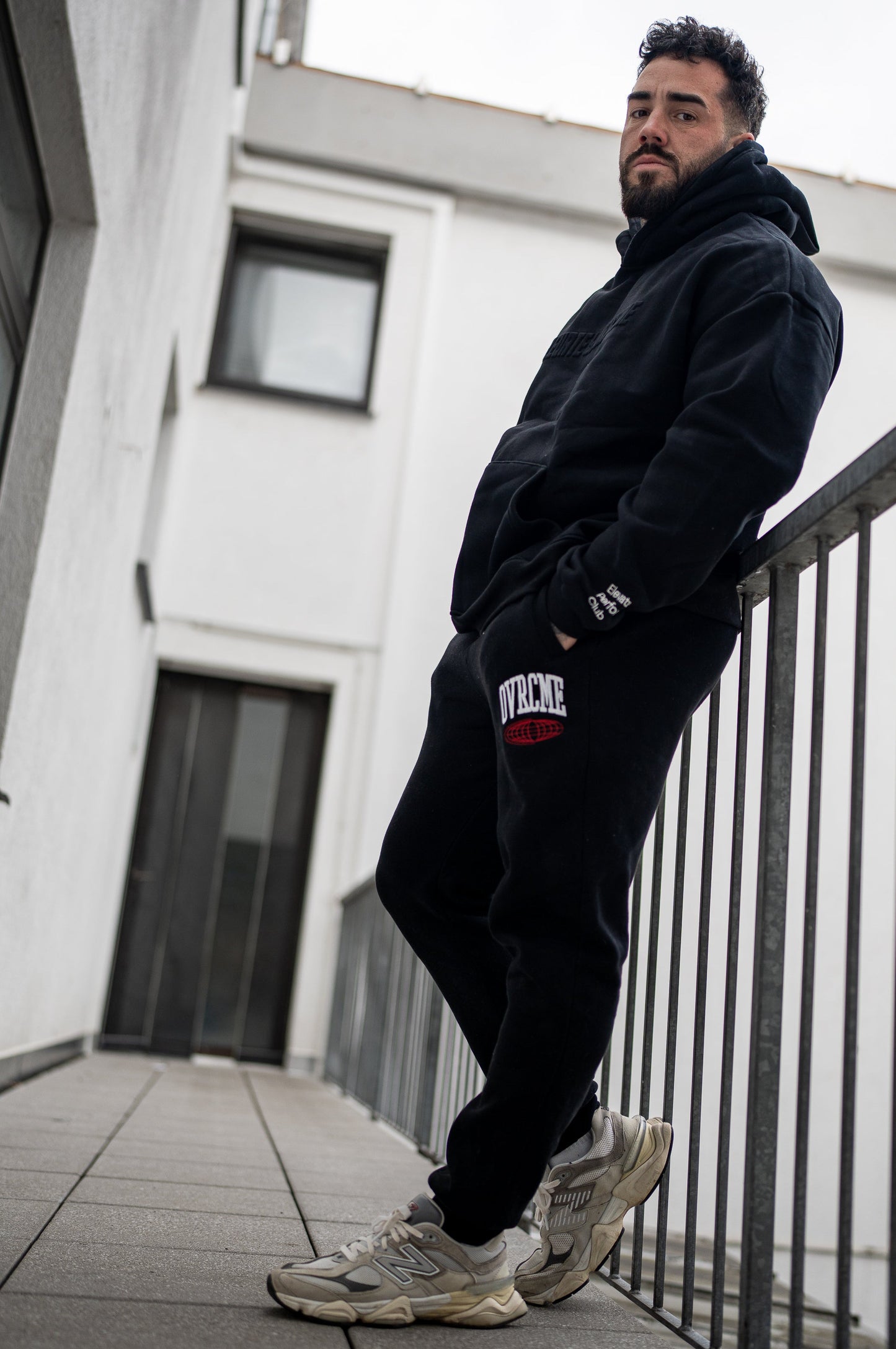 ELEVATE PERFORMANCE Signature Jogger (schwarz)