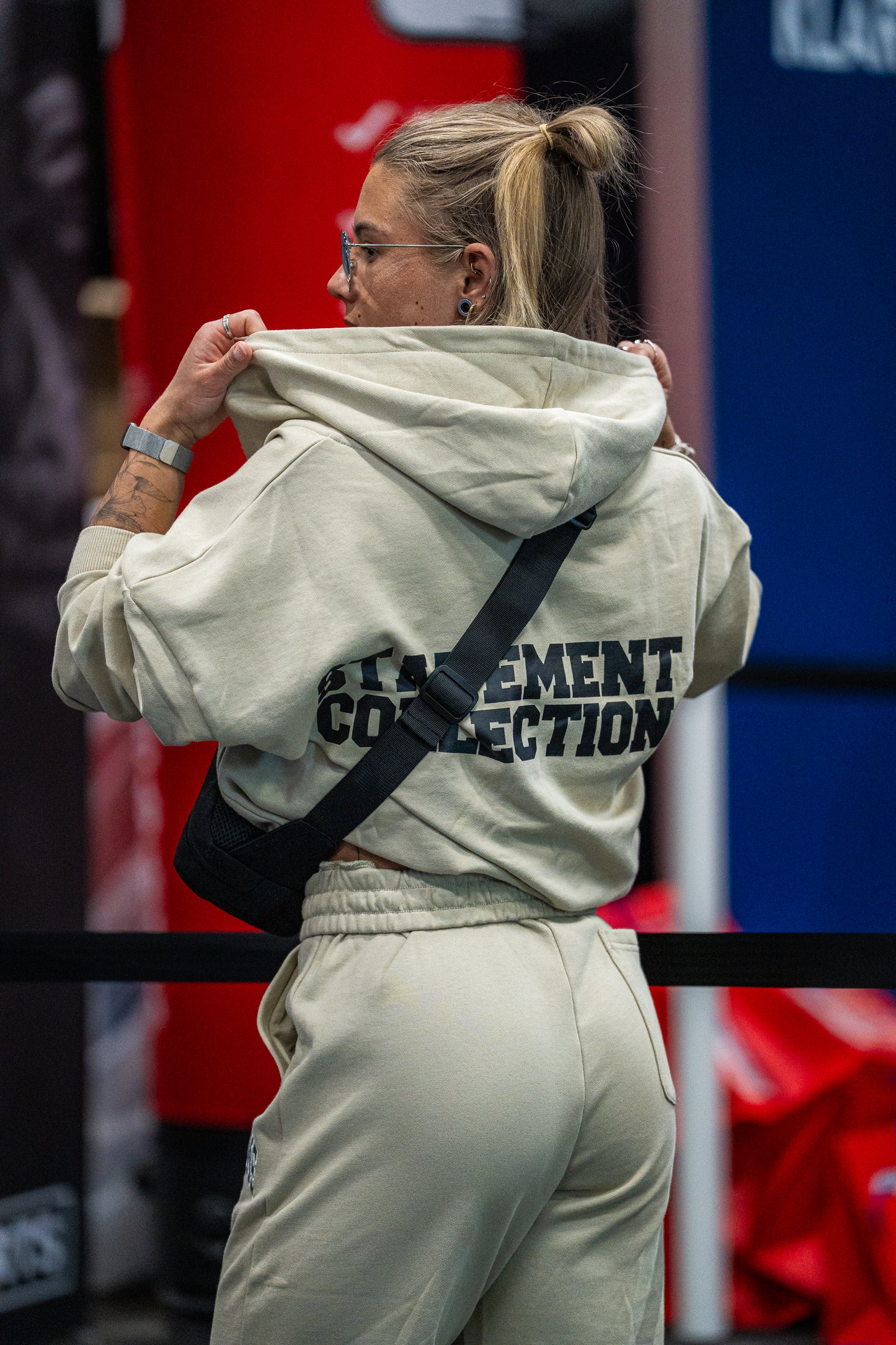 STATEMENT lightweight ZIP Hoody (creme sand)