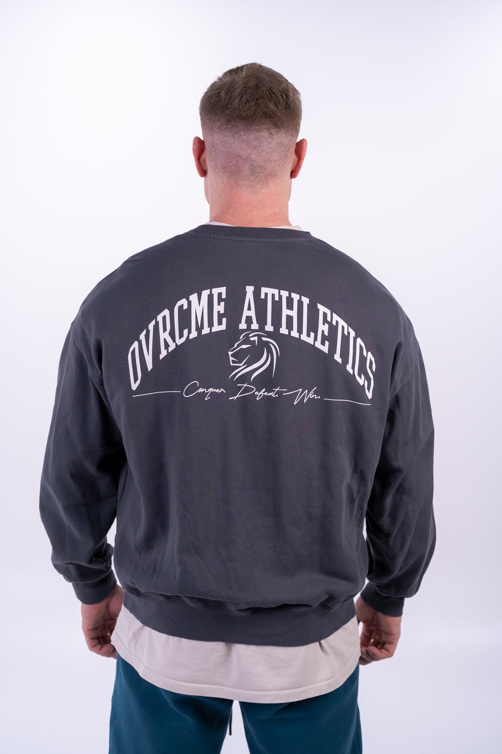 DROP02 Become the Lion Crewneck-Sweater (night-grey) - OVRCME ATHLETICS