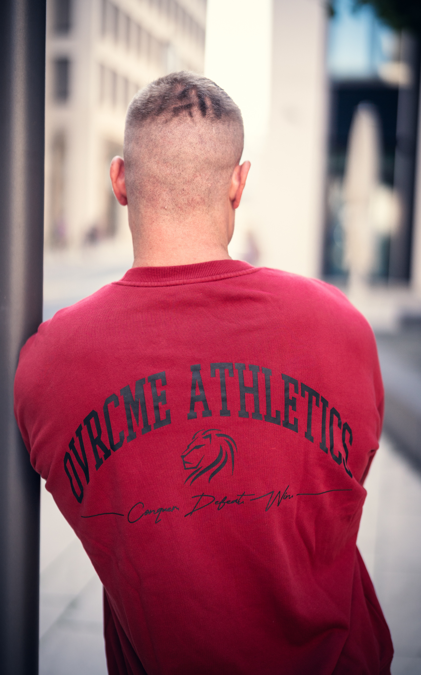 DROP02 Become the Lion Crewneck-Sweater (wine-red) - OVRCME ATHLETICS