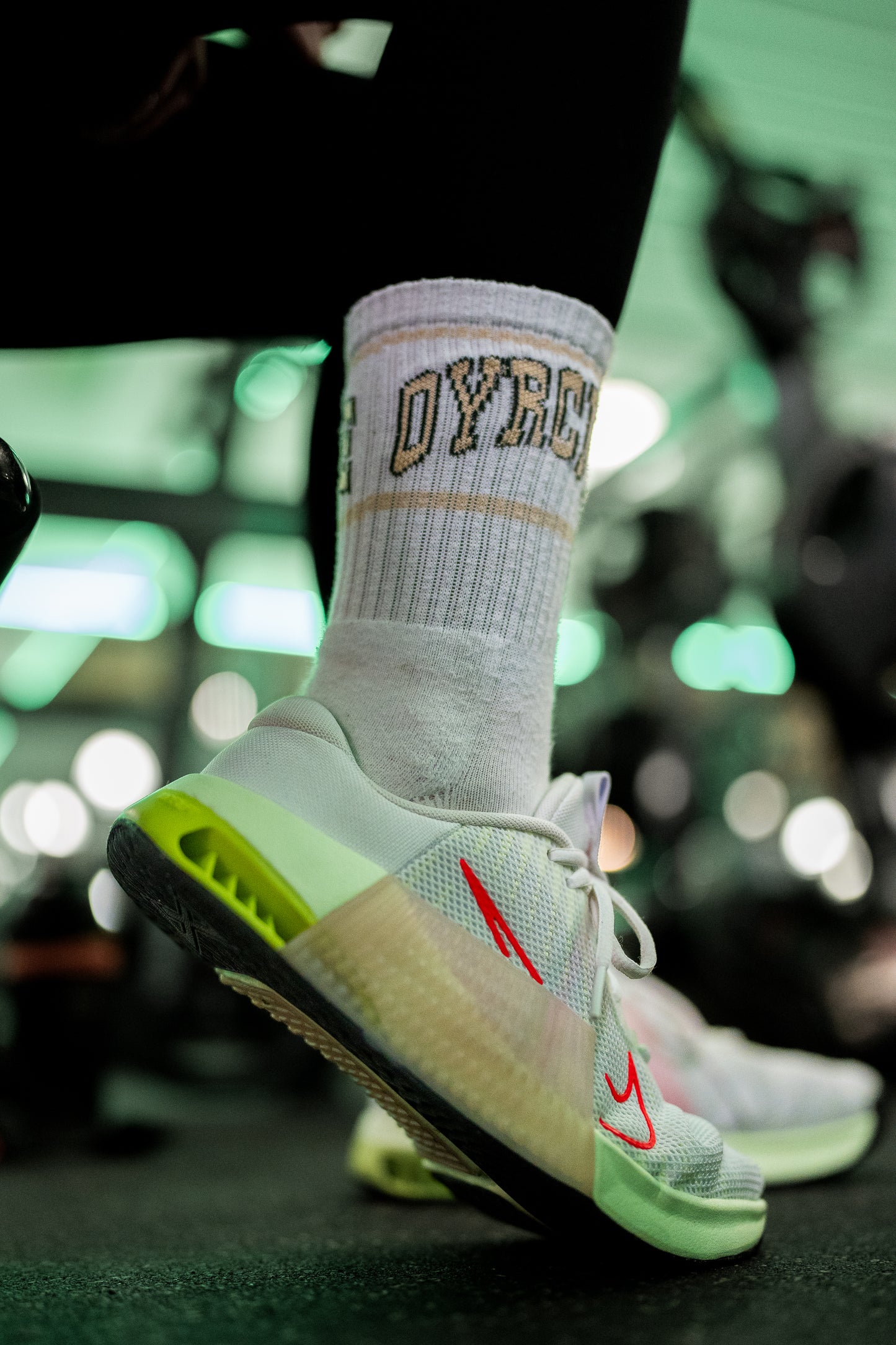 DROP03 OVRCME Crew-Socks