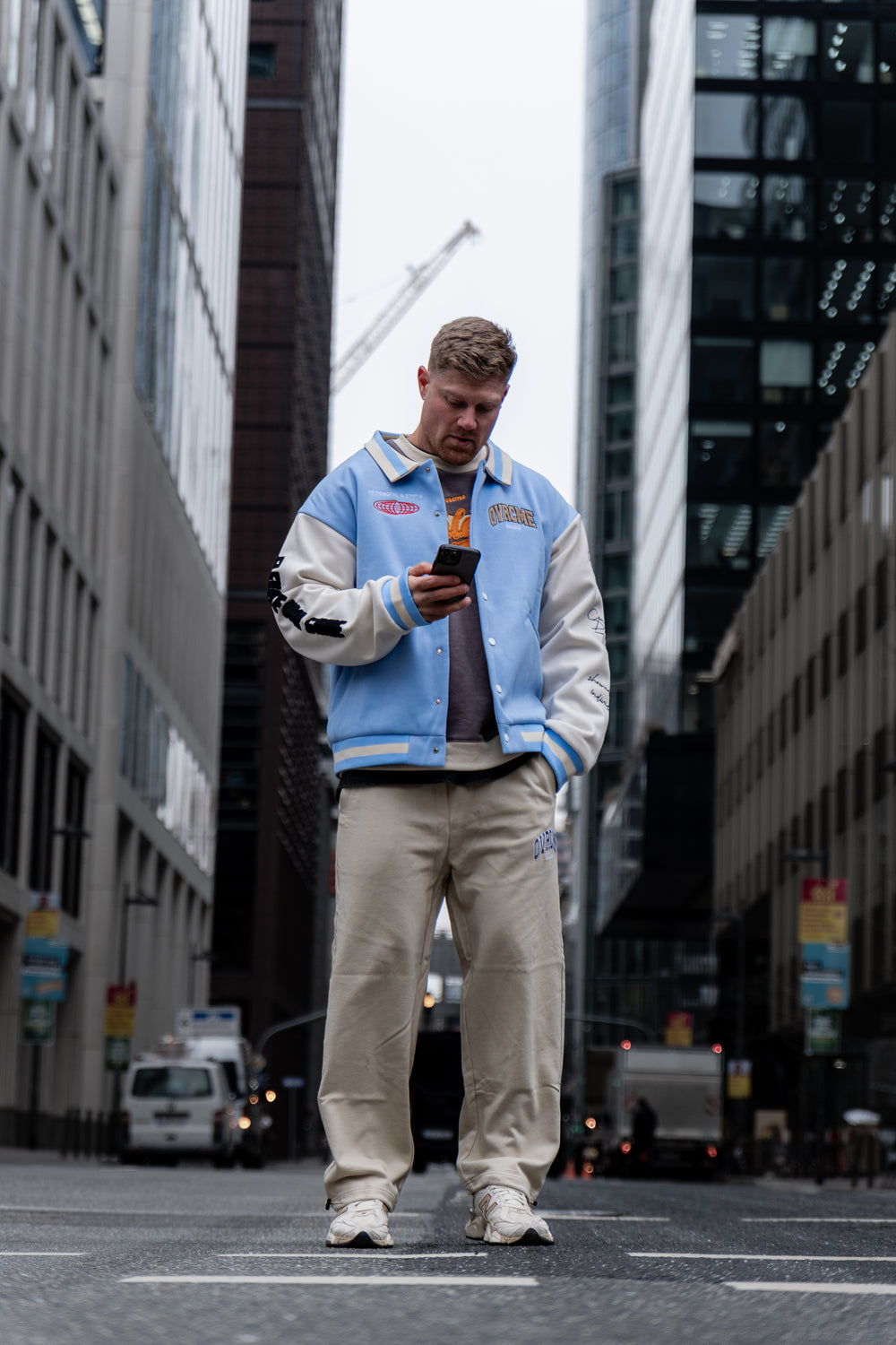 ATHLETICS Collegejacke – Baby Blue/Cream