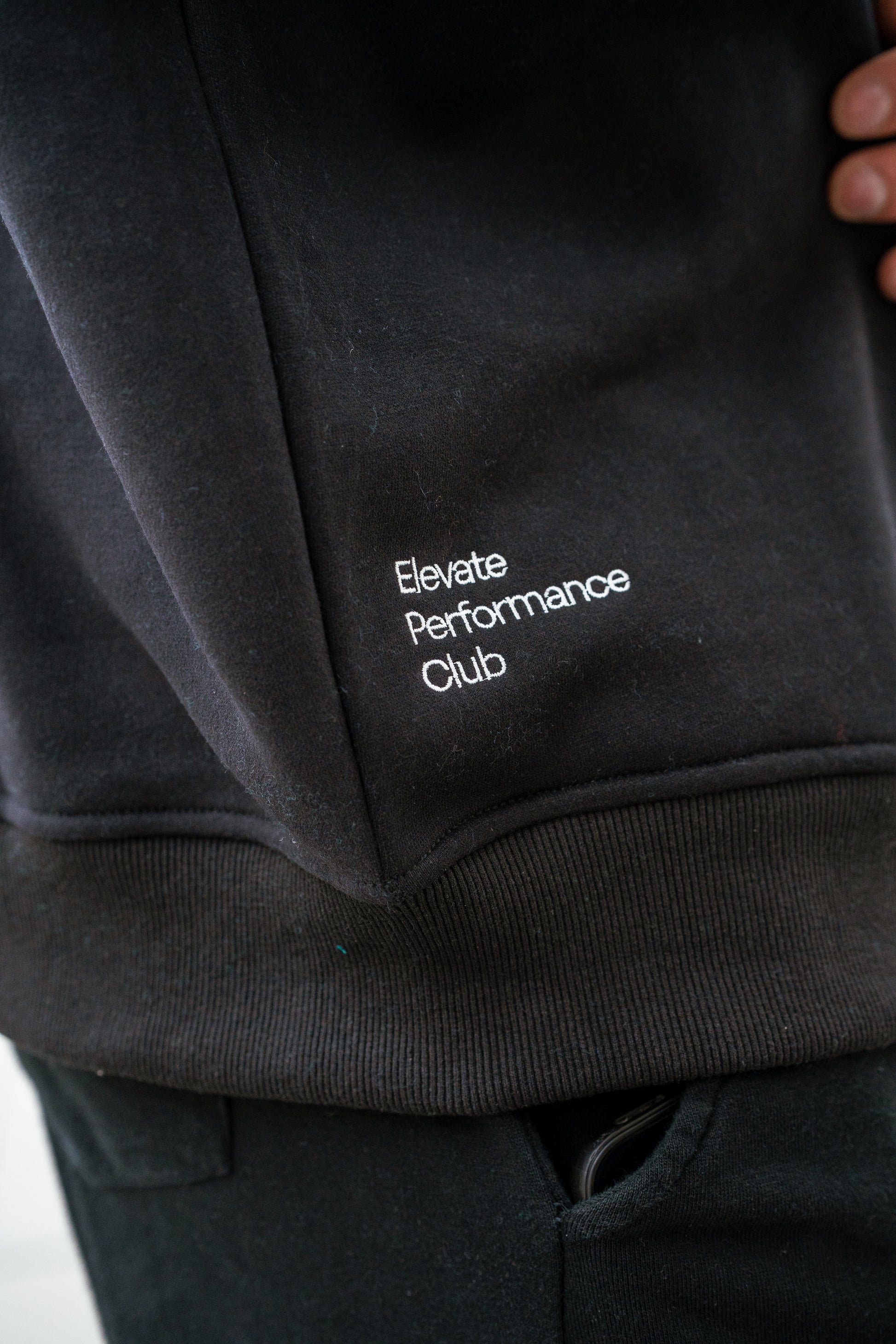 ELEVATE Performance Club 1/4 ZIP-Pullover (black) - OVRCME ATHLETICS