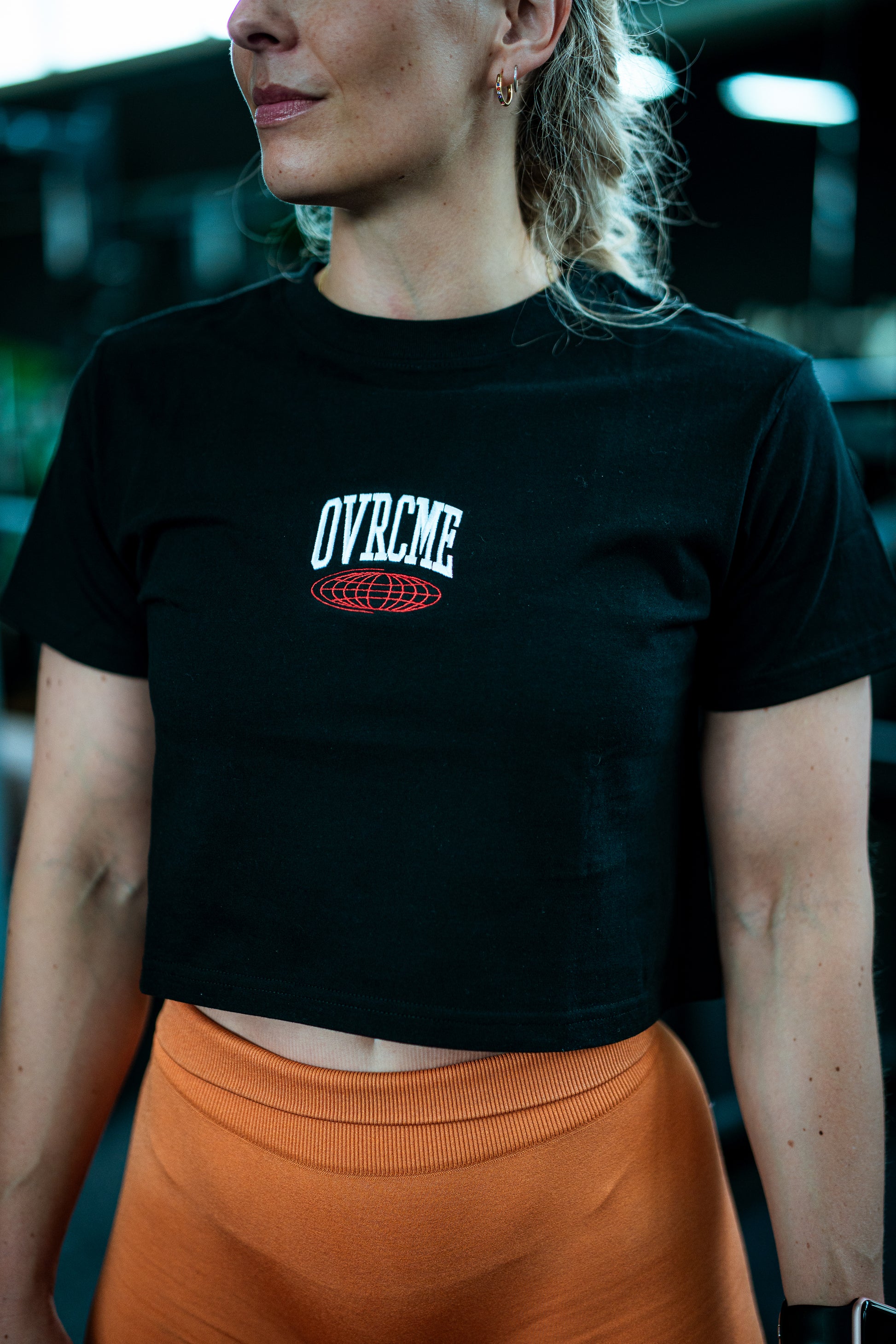ELEVATE Performance Club - Sky Crop-Top (black) - OVRCME ATHLETICS